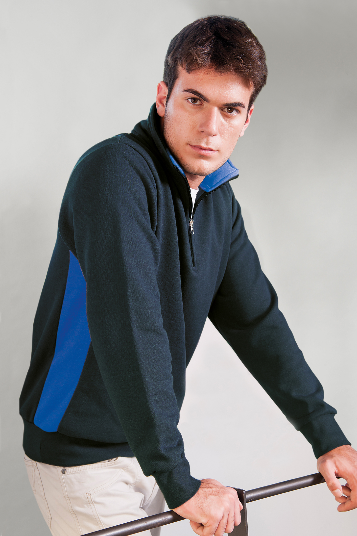 Sudadera con cuello con cremallera en contraste, 70 % algodón/30 % poliéster, 280 g/m², azul/azul marino, Sport S