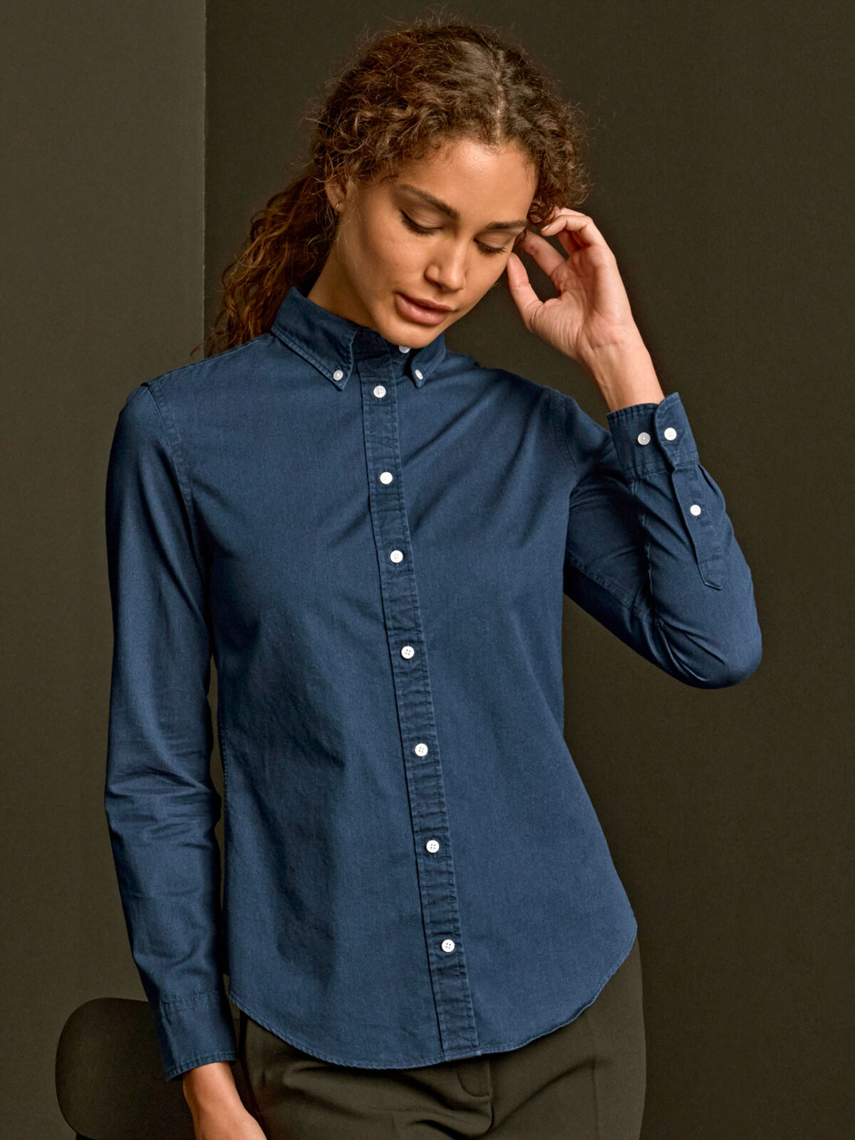Camisa informal de sarga para mujer