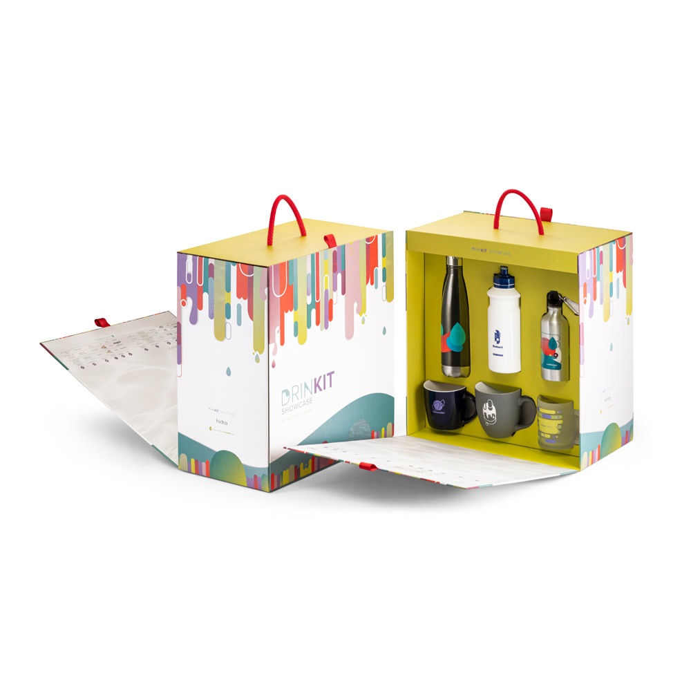 EXHIBICIÓN DE KITS DE BEBIDAS. Muestra de vasos y tazas personalizados. - EXHIBICIÓN DE KITS DE BEBIDAS. Muestra de vasos y tazas personalizados.