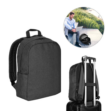 GIJON. Mochila para portátil fabricada en poliéster reciclado de alta densidad 600D y forrada con poliéster reciclado 210D.