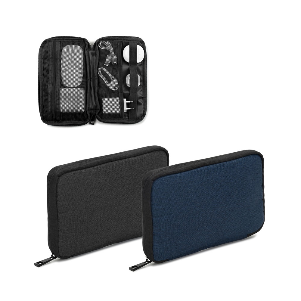 Bolsa Newcastle. Bolsa organizadora de poliéster reciclado de alta densidad 600D con un amplio compartimento principal para accesorios tecnológicos.